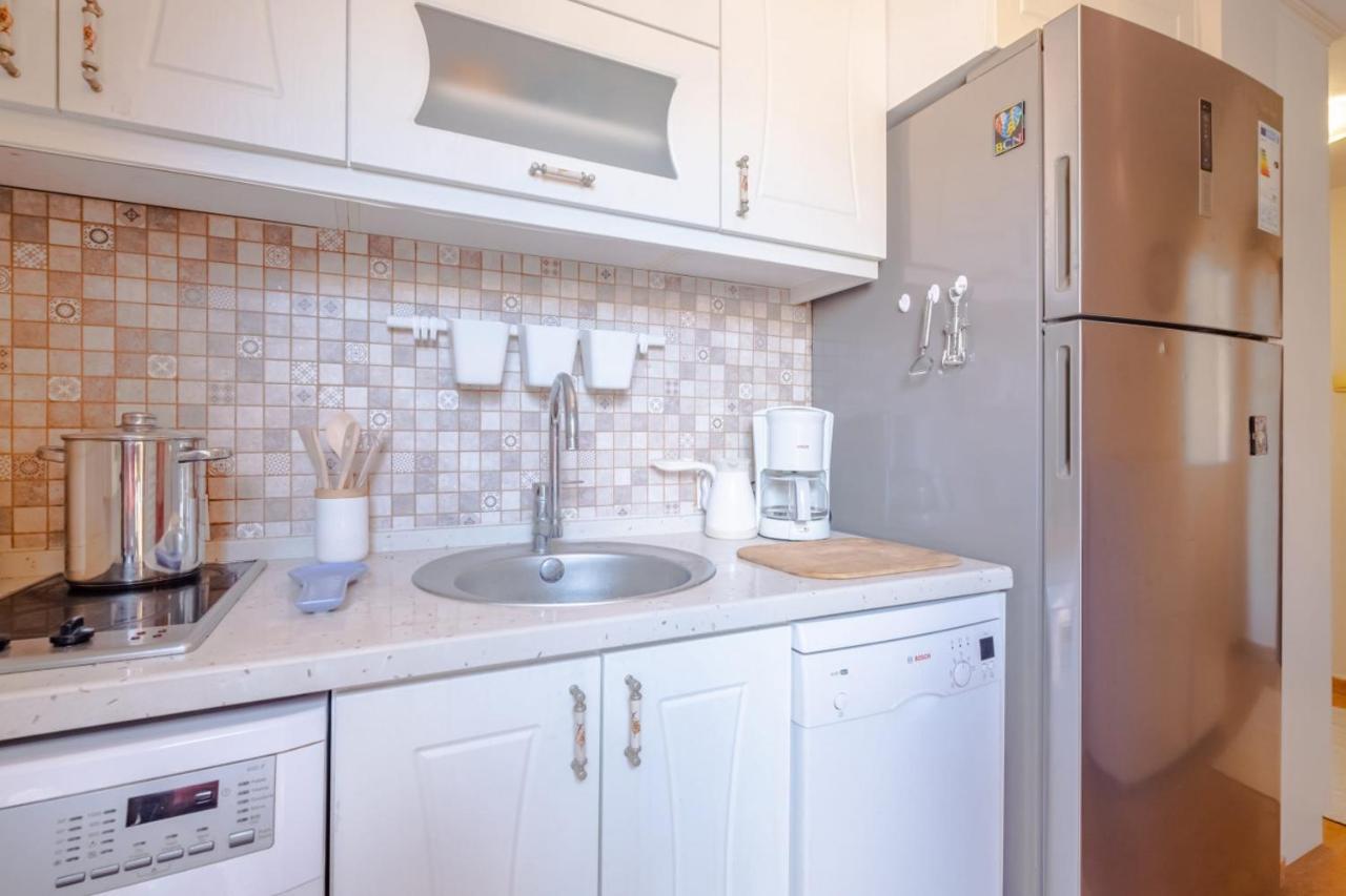 Colorful And Flat With Balcony In Kadikoy Appartement Istanboel